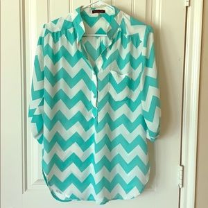 Henley Tunic Blouse with Pocket. Sz Med